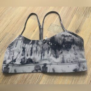 Lululemon flow y sports bra